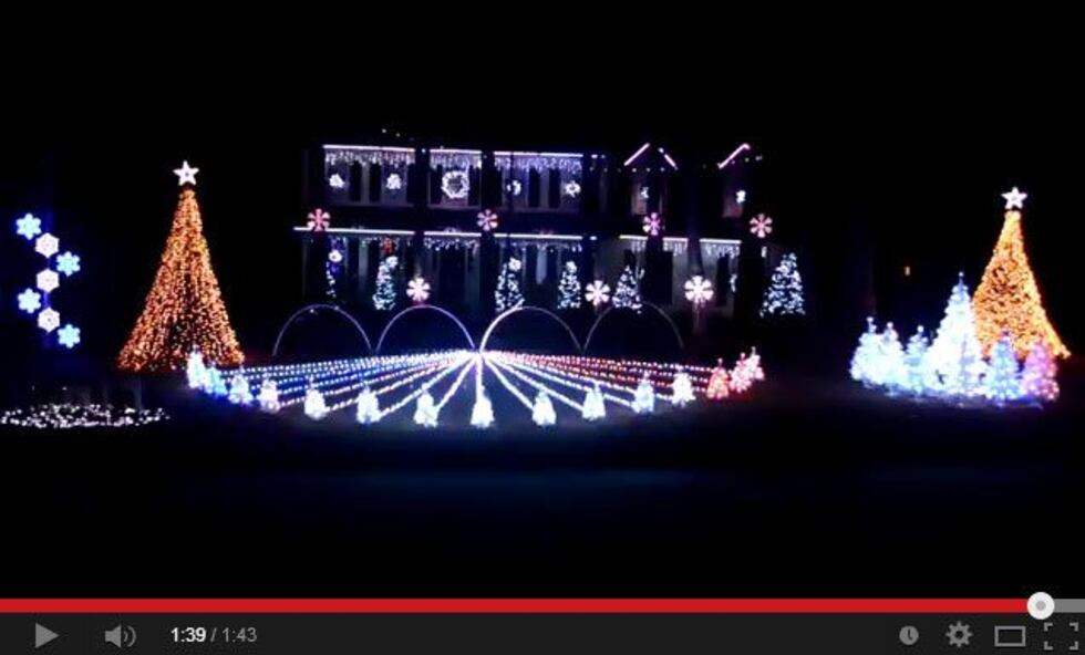 (Source: www.youtube.com/BurtonChristmasLites)