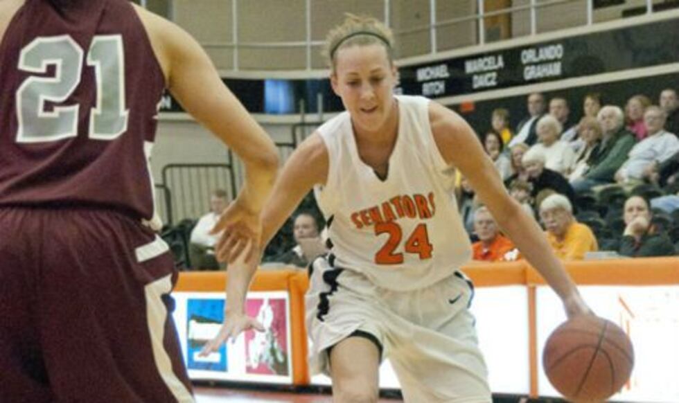 Head Coach Dan Davis announced the hiring of Haley McIntyre as assistant coach (Courtesy: AUM...